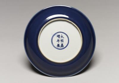 图片[3]-Dish with floral decoration in coblat blue glaze, Ming dynasty, Jiajing reign (1522-1566)-China Archive